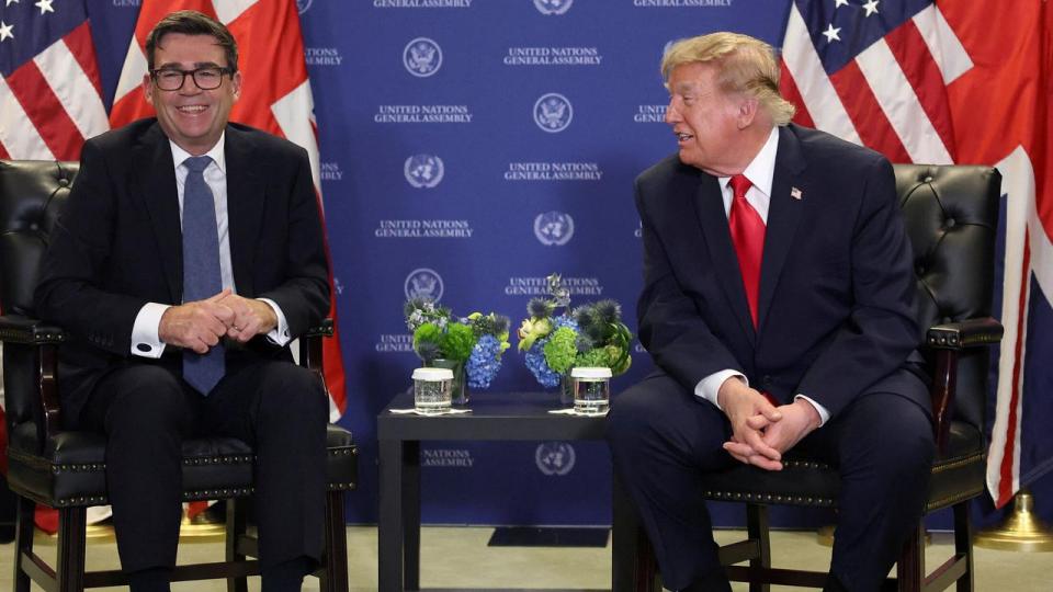 USA's præsident kalder Storbritanniens premierminister for “en født forretningsperson”, da de to mødes tirsdag i New York.