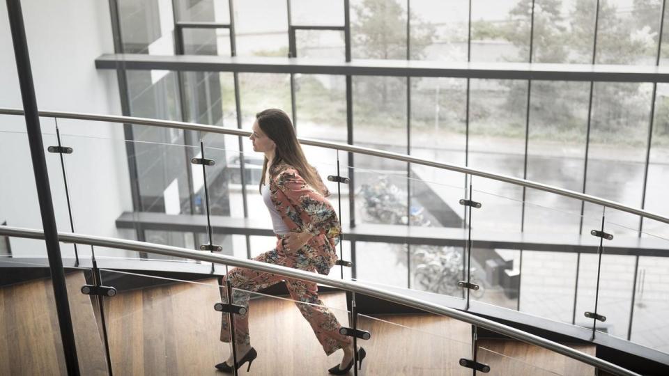 Michelle Nørgaard, investor og tidligere aktiestrateg, peger på, at det er svært at indregne følelser i analytikernes kursmål. 