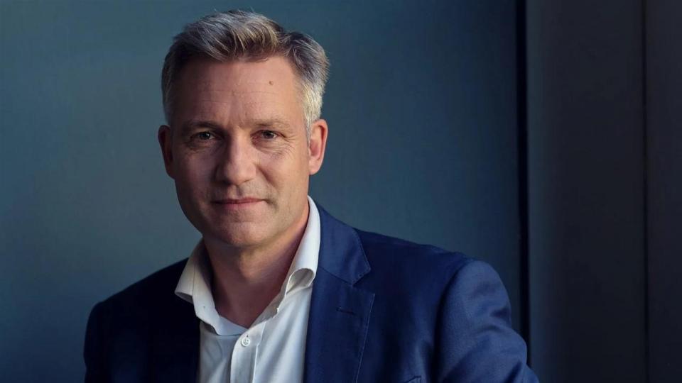 Danmark står på et stærkt fundament med fremragende universiteter, dygtige forskere og betydelige teknologiske kompetencer, men forskning skaber ikke automatisk vækst. skriver Jes Broeng, selv er en erfaren højteknologisk iværksætter og medstifter af seks teknologivirksomheder.