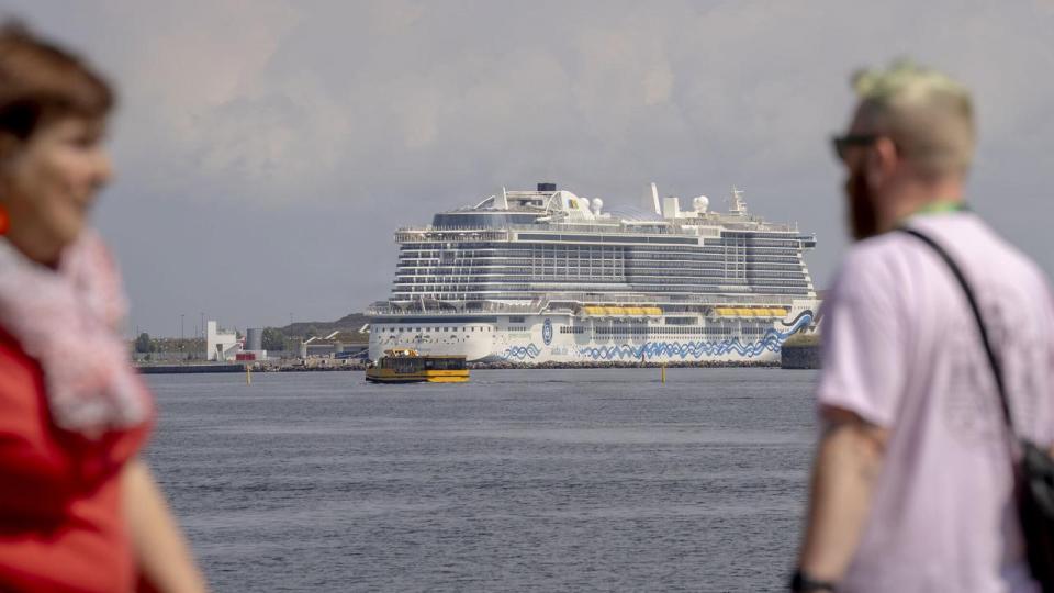 Ifølge forslaget til ny finanslov skal der betales 200 kr. i afgift pr. passager på et krydstogtskib, der anløber danske havne.