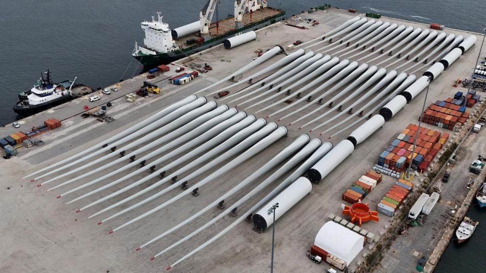Ørsteds havvindpark Revolution Wind er millimeter fra at stå opført: 87 pct. af parken var installeret, da Trump-administrationen endnu en gang beordrede det stoppet.