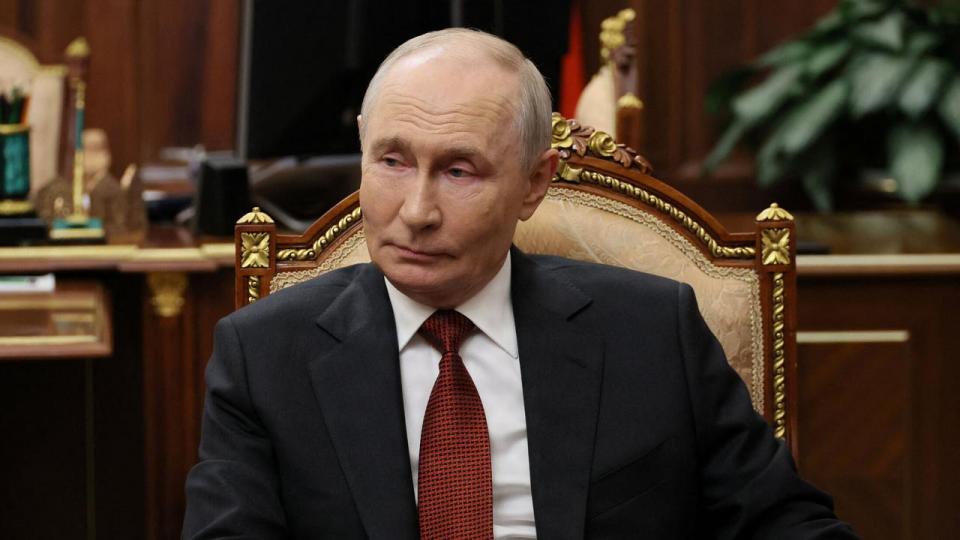 Ruslands præsident, Vladimir Putin, har lørdag givet et interview til statsligt russisk tv, hvor han sender en advarsel til Ukraine efter en række ukrainske angreb i Rusland.