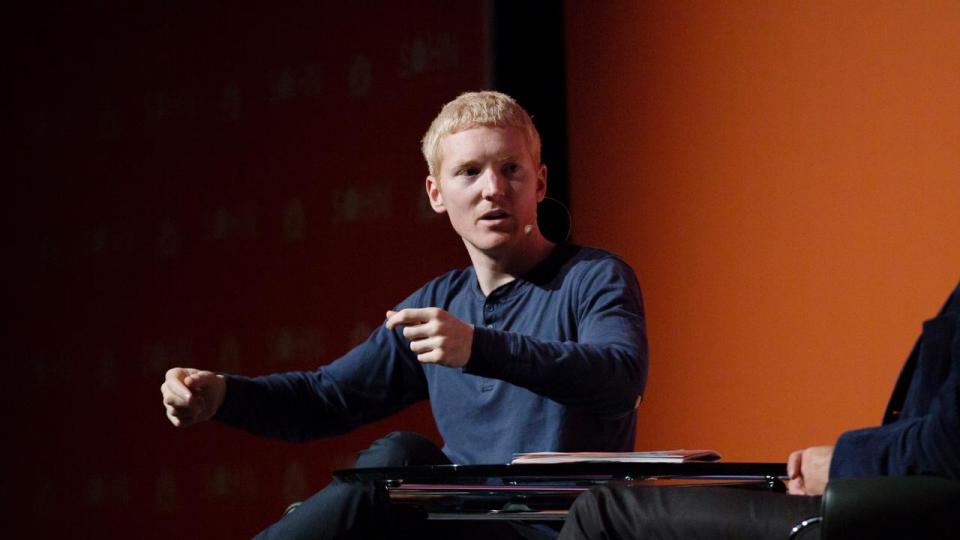 Patrick Collison voksede op i en lille irsk landsby, men bor i dag i Californien, hvor han er adm. direktør for betalingstjenesten Stripe. 