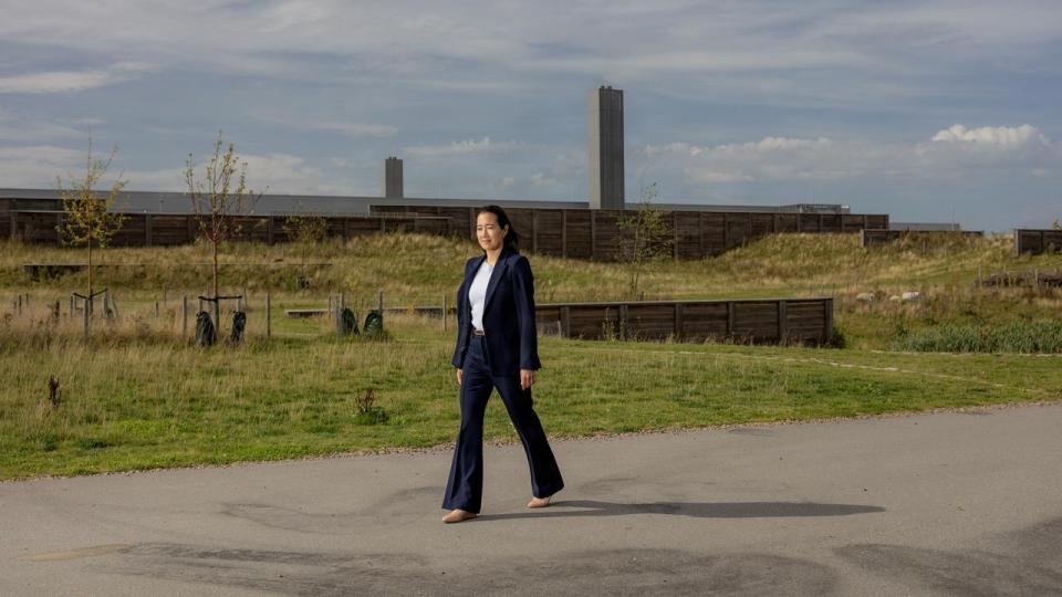 Den fysiske udbygning af datacentre, der skal sikre boomet i kunstig intelligens og behovet for cloud, sætter sig i Microsofts klimaaftryk, fortæller Melanie Nakagawa, global direktør for bæredygtighed. 