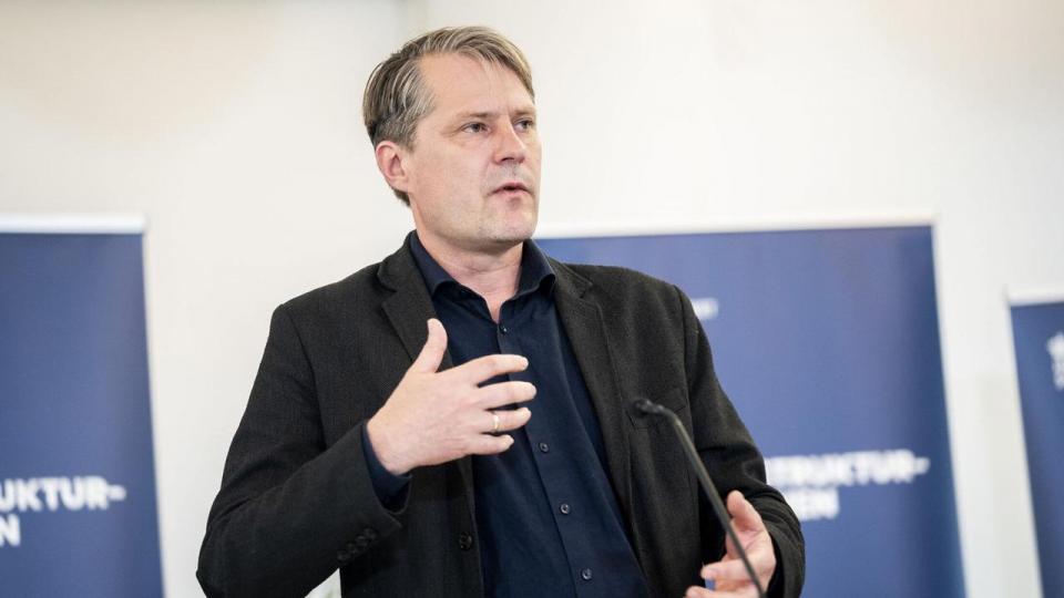 Jakob Kjellberg, professor i sundhedsøkonomi, har svært ved at se et scenarie, hvor alle de ca. 900.000 danskere, der kan klassificeres som svært overvægtige, kan få tilskud til Novo Nordisks medicin.