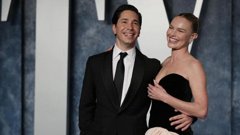 Komikeren Justin Long, som her ses sammen med sin kone, skuespilleren Kate Bosworth, er med i en ny kampagne for Ozempic. 