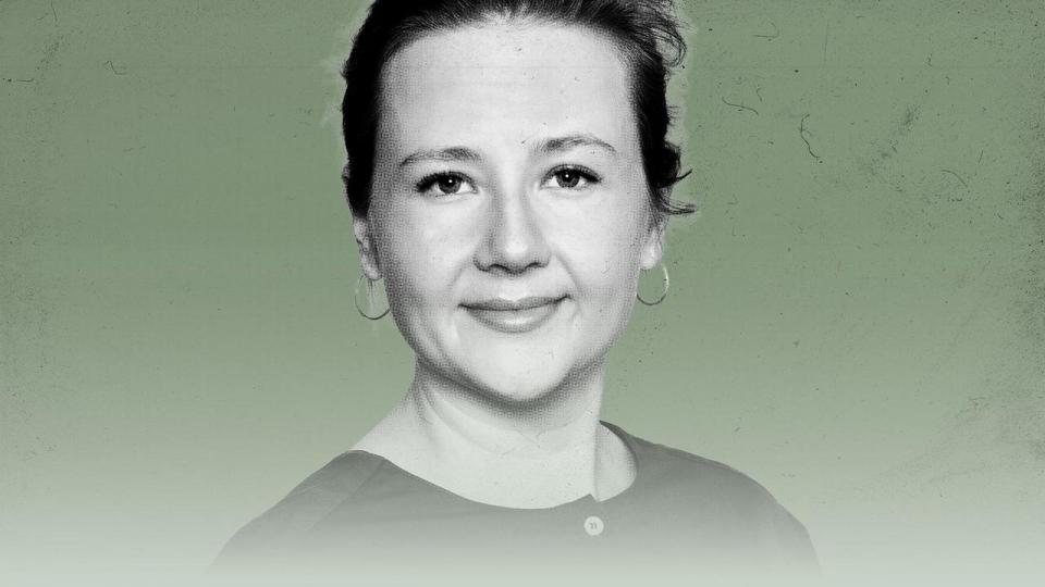 Simone Hasse Stavnsbo har fået et sjældent indblik i to af landets største revisionshuse, Big Four, der udgøres af Deloitte, PwC, EY og KPMG. Nu deler hun sine vigtigste konklusioner om, hvorfor så få kvinder når frem til partnerkredsen.