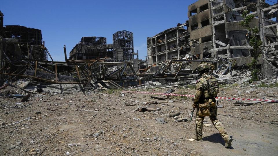 Med Putins invasion af Ukraine er alt forandret. Vi befinder vi os atter i en tid med opbrud, hvor de grundlæggende forudsætninger ændres – både geopolitisk, klimamæssigt og teknologisk.
