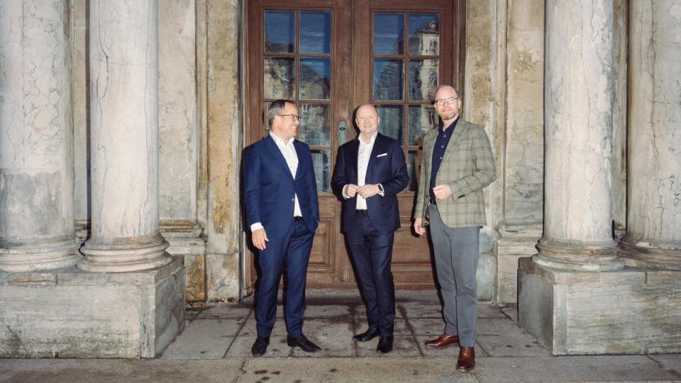 Secure Spectrum med Søren Dal Thomsen (t.v.) og Morten Therkildsen (t.h.) i centrale roller er blevet opkøbt af det norskstiftede selskab Formue, hvor Christian Dahl (i midten) er adm. direktør.
