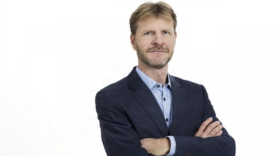 Mange seniorer fortsætter ikke på arbejdsmarkedet p.gr.a. løn og økonomi, men fordi arbejdet giver sociale relationer, identitet og mening – ikke p.gr.a. økonomiske incitamenter, skriver Frederik Imer Pedersen.