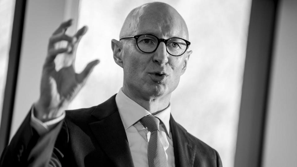 “Det er ikke min ret at vurdere, hvad der er fair, og hvad der ikke er fair. Jeg forstår baggrunden for beslutningen,” forklarede Lars Fruergaard Jørgensen, afgående topched i Novo Nordisk, til Børsen, da det blev meldt ud, at han skal stoppe medicinalkoncernen.