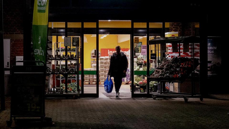 Maj måned bød på det første fald i fødevarepriserne på årsbasis i mere end to år.