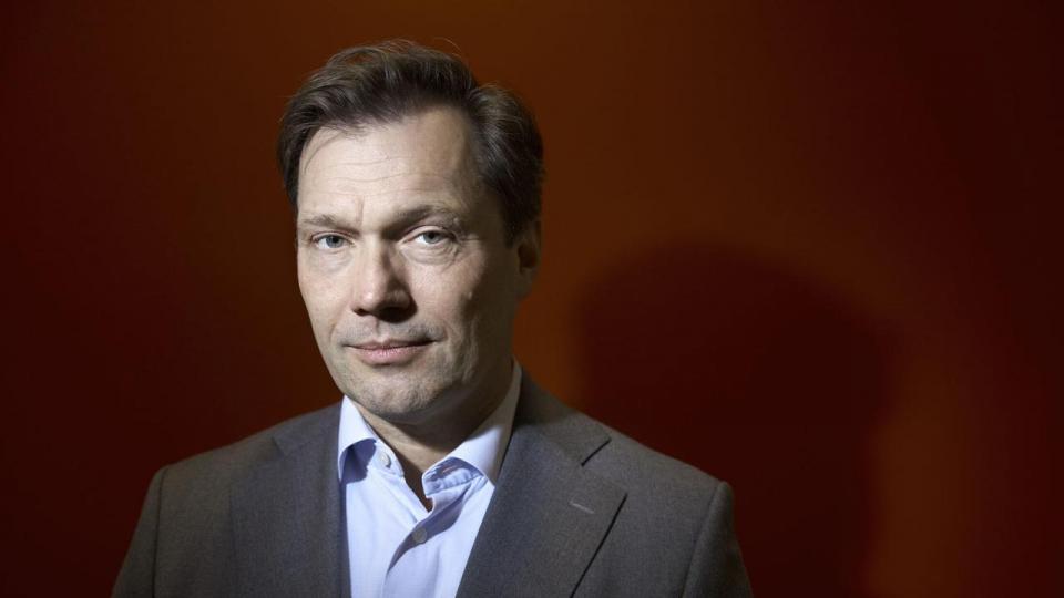 Lars Gert Lose, der er adm. direktør i Finans Danmark, er ikke i tvivl om, hvem der betaler bøden for den finansielle sektors særskat.