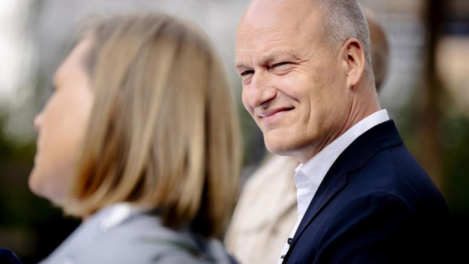 Enhedslistens politiske ordfører, Pelle Dragsted, forventer, at regeringen vil indgå en finanslov for 2027 med Enhedslisten.