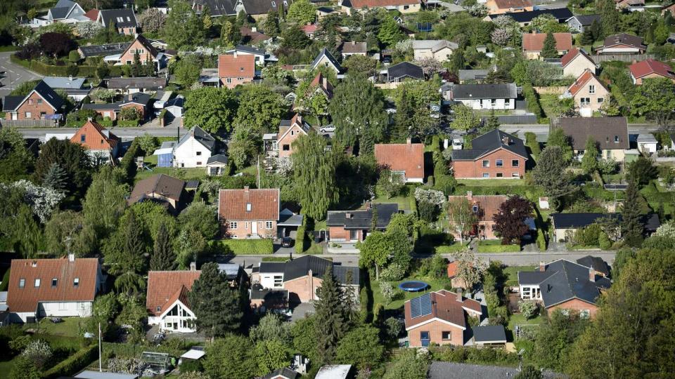 Antallet af almindelige boliger på tvangsauktion er på det laveste niveau siden antallet toppede i 1990.