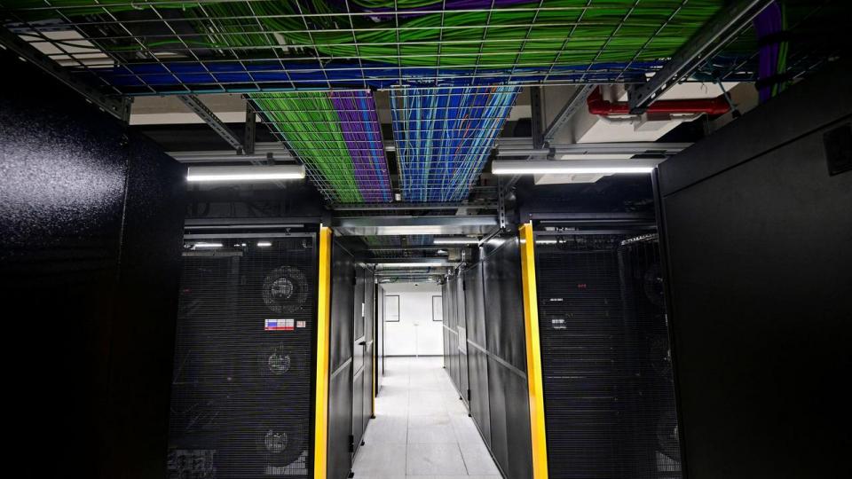 Nye AI-datacenter i Europa har stor værdi, men hvis de primære kunder er amerikanske giganter, der lægger beslag på kapaciteten, har vi blot fået mere stål på europæisk jord og ikke mere europæisk teknologisk styrke. Derfor skal handler det først og fremmest om at få bygget en europæisk AI-industri, mener Nana Bule.