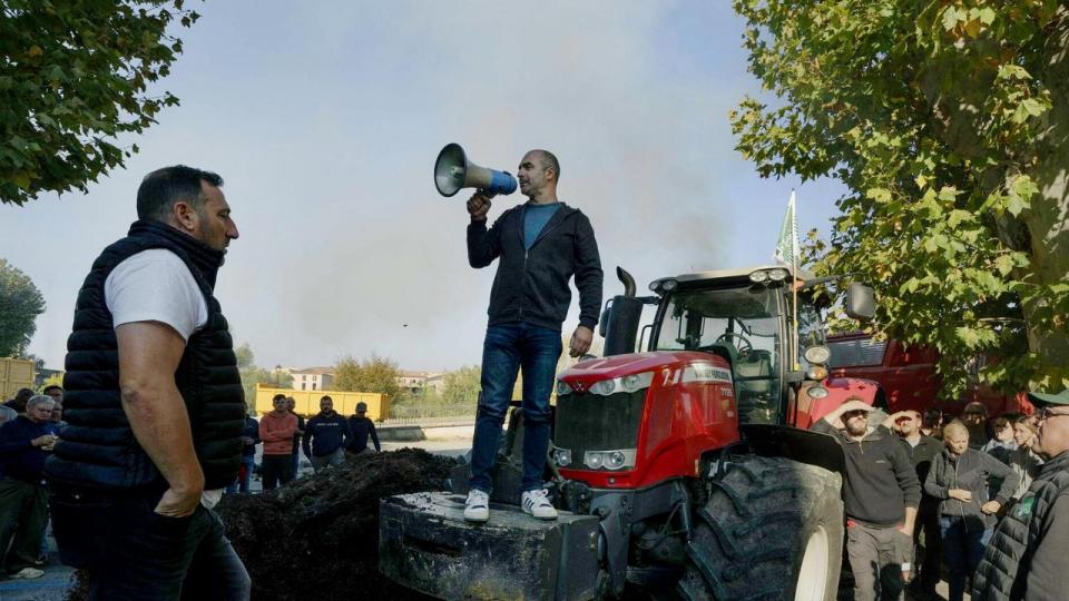Høtyve på begge sider
