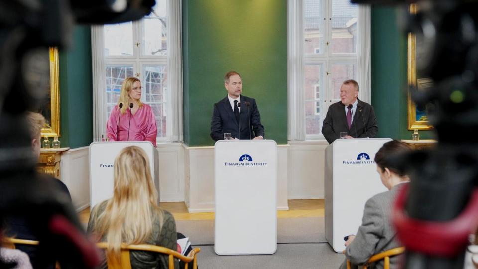Økonomiminister Stephanie Lose (V), finansminister Nicolai Wammen (S) og udenrigsminister Lars Løkke Rasmussen præsenterer regeringens 2035-plan på et pressemøde i Finansministeriet