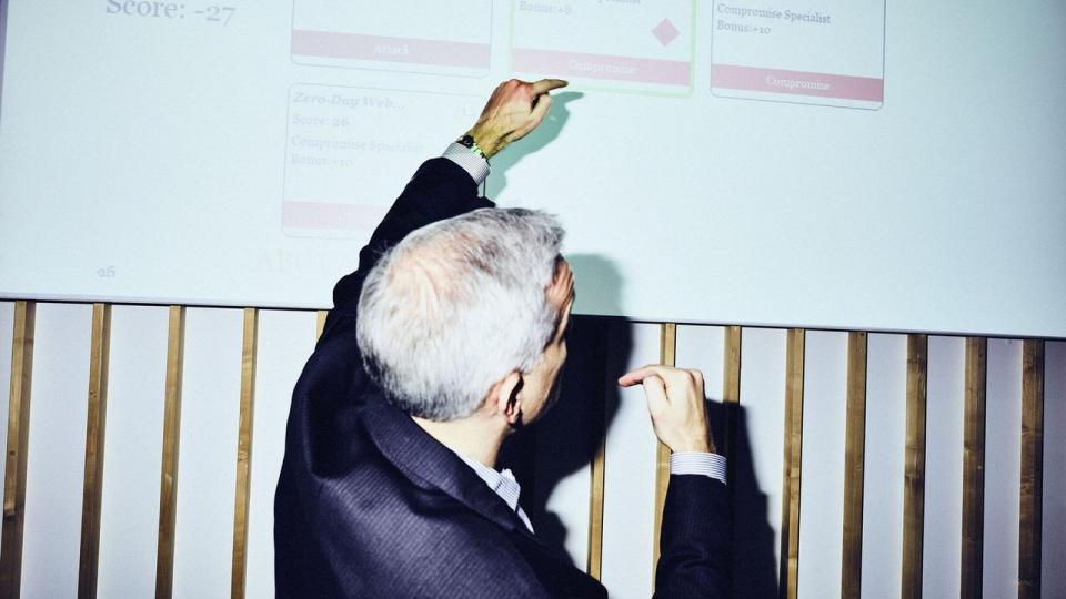 Mads Nørgaard Madsen, direktør og leder af PwC’s konsulentforretning, oplever, at for mange virksomheder “asfalterer vejen, mens de kører”, når det kommer til AI.