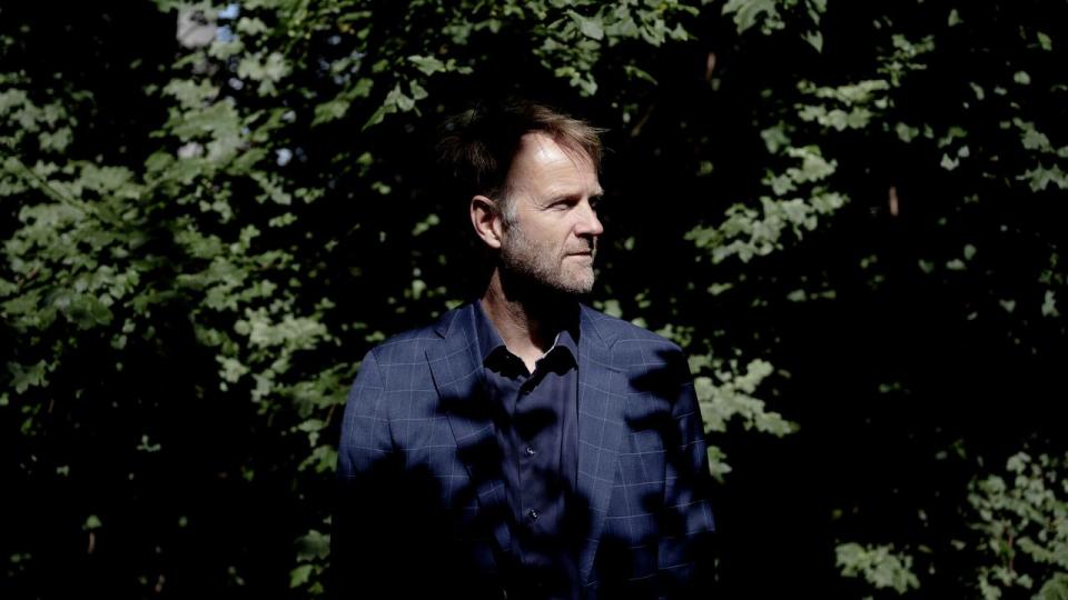 Morten Ballisager har mange års erfaring som rekrutteringsrådgiver, men er alligevel overrasket over tendensen, at arbejdsgivere ikke er vilde med meget lange ansættelser samme sted, når de skal vælge kandidater til nye job. Lidt for lang loyalitet kan nemlig ende med at blive et bur for lønmodtagere.