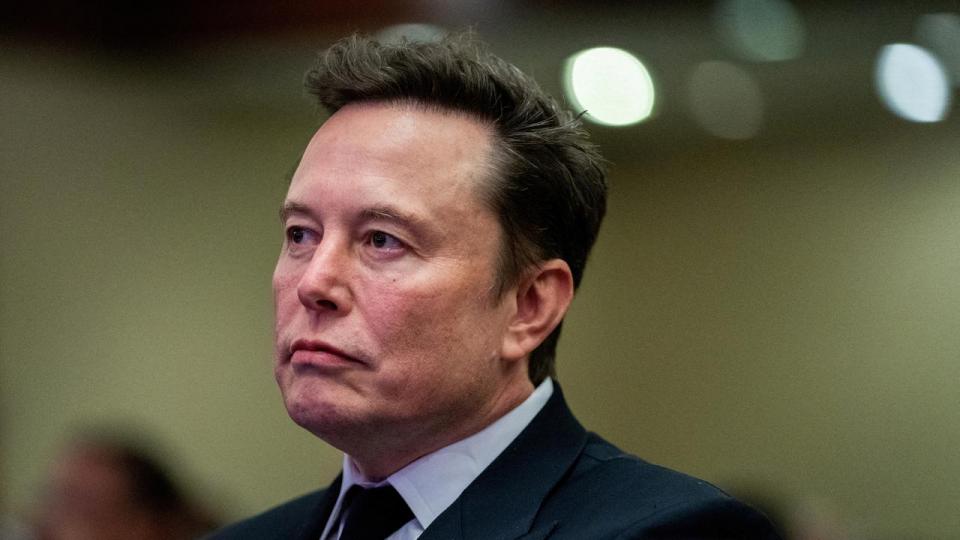 Elon Musk, topchef og stifter, ejer 12,8 pct. af Tesla.