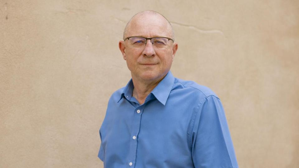 Investeringschef Johnny Madsen har rådgivet sine kunder om aktieinvesteringer gennem 25 år. Selv købte han tilbage i 1990’erne den helt, helt rigtige aktie. Men han solgte for tidligt.