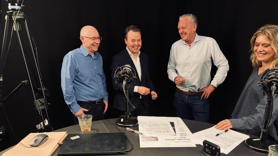 Det danske aktiemarked gemmer på købsmuligheder, mener bl.a. Johnny Madsen, investeringschef i Formue- & Investeringspleje (tv). Derudover fra venstre investorredaktør Simon Kirketerp, Ole Søeberg, investor og aktiestrateg hos kapitalforvalteren Brock Milton Capital og journalist Anine Holmelund Frandsen.