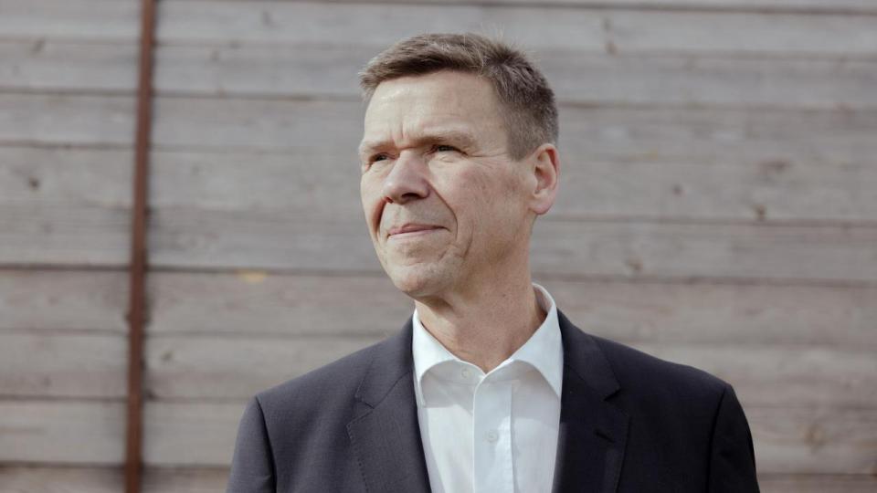 Jesper Hjulmand er adm. direktør for energikæmpen Andel, der bl.a. ejer store dele af det sjællandske elnet og ladeoperatøren Clever. I første halvår endte koncernen med et nyt, trecifret millionunderskud, når kursreguleringer fraregnes.