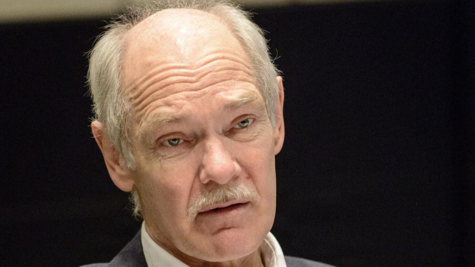 Udenlandske borgere betaler mere i skat, end de modtager i velfærd, og giver derfor staten et årligt nettooverskud. Alligevel vil store partier bryde konventionerne for at sende dem hjem, mener Jørgen Huno Rasmussen.