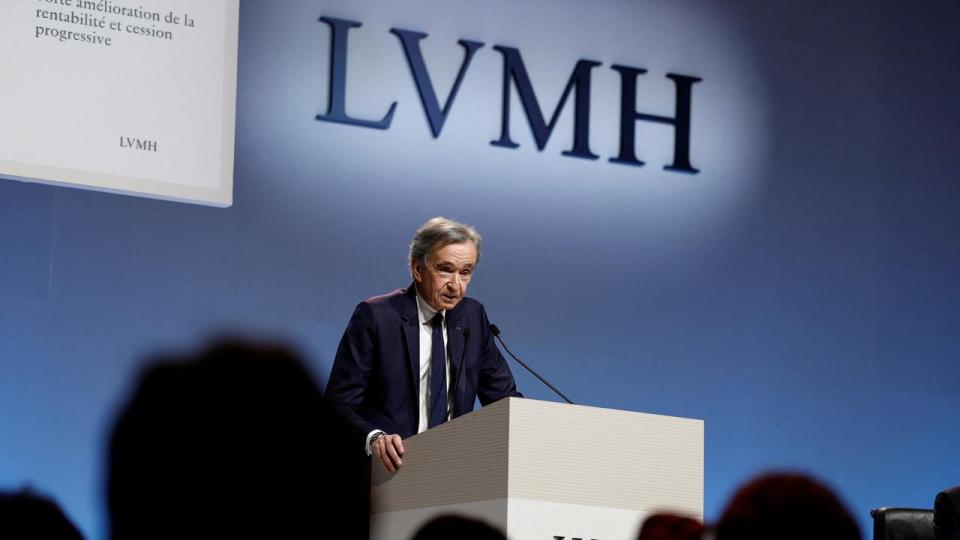 Bernard Arnault, der er storaktionær, adm. direktør og formand i luksusgiganten LVMH.