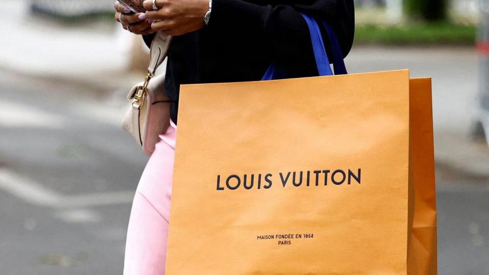 LMVH, der blandt andet står bag luksusmærket Louis Vuitton, har alene i år tabt 131,6 mia. euro i markedsværdi.