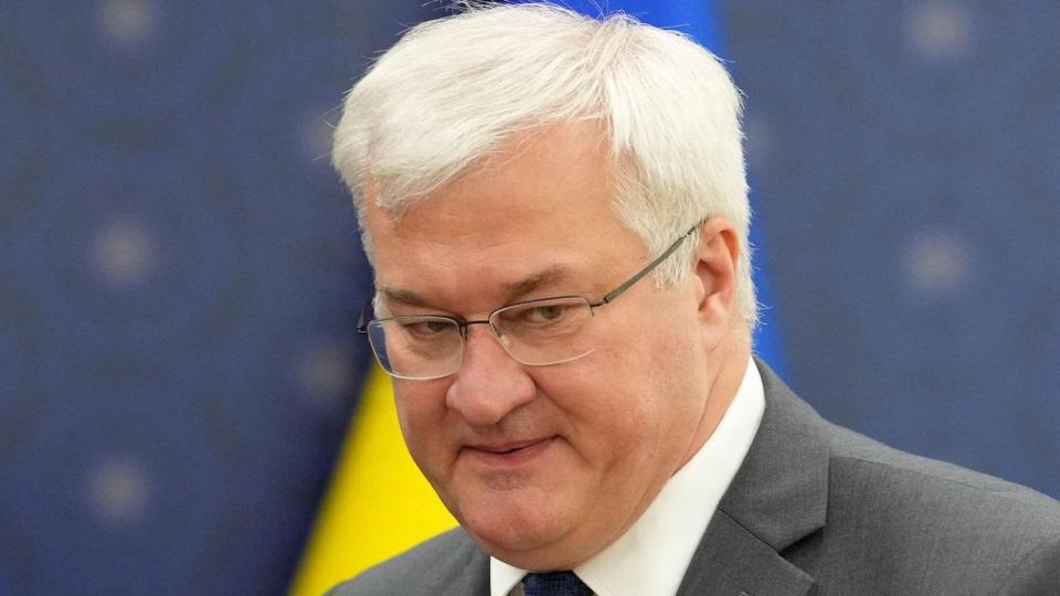 Ukraines udenrigsminister, Andrij Sybiha, opfordrer efter russisk angreb tæt på Polen til stærkere sanktioner mod Rusland.