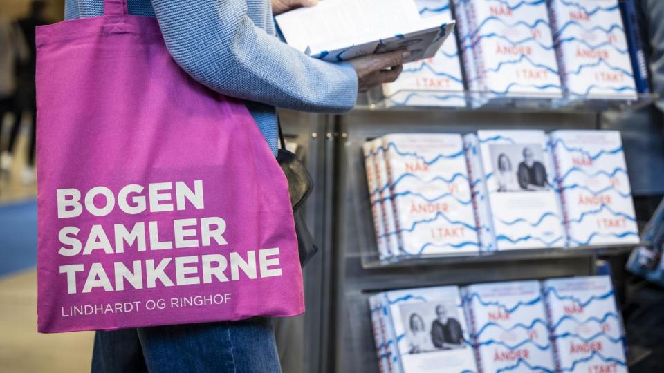 Det er ikke tilladt at bruge kunstig intelligens, hvis man løser opgaver for forlaget Lindhardt og Ringhof. 