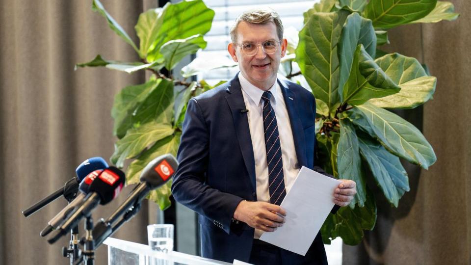 Troels Lund Poulsen (V) har foreslået at fjerne mellemskatten, skulle han lykkedes med at danne en regering med LA og Konservative.