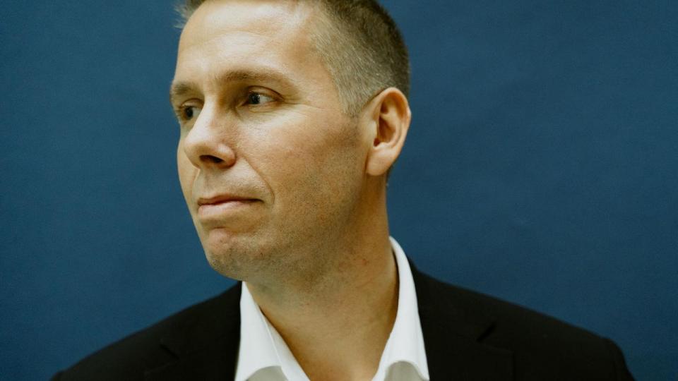 Den geopolitiske situation har givet markant rygvind til danske energihandlere. Men sidste år brændte MFT Energy sig på storpolitik, og direktør Bo Palmgren trækker nu en streg i sandet: Geopolitiske sats er ude; sol, vind og målbare data er inde.