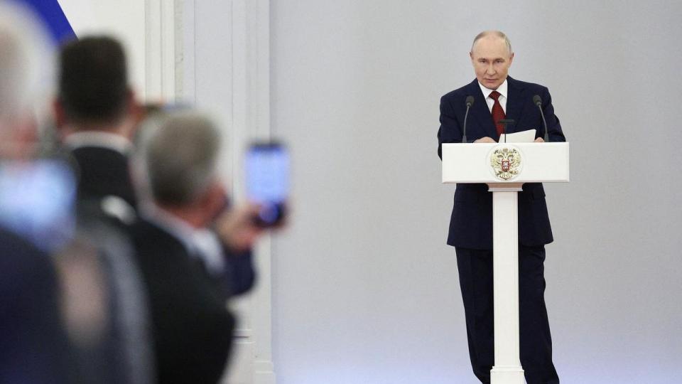 Selvom Kreml manipulerer resultatet, kan Vladimir Putin ifølge ekspert have ventet med at træffe upopulære beslutninger til efter valget.