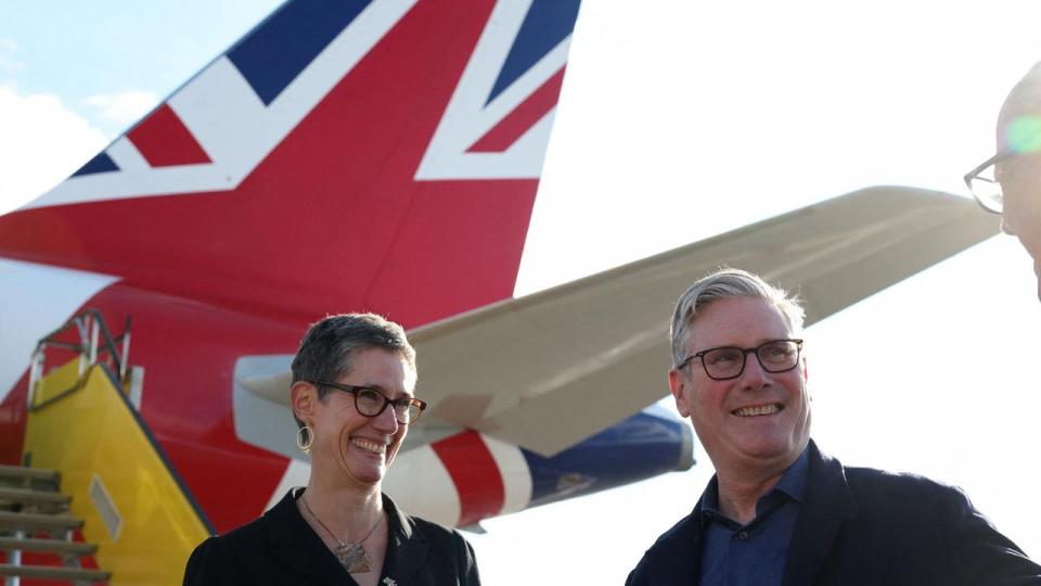 Joëlle Jenny og Storbritanniens premierminister, Keir Starmer, ved deres møde i København i oktober. 