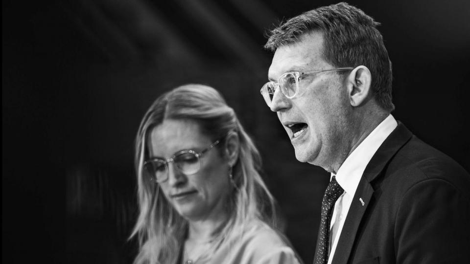 Venstres formand Troels Lund Poulsen overtog med et mantra om at skabe “ro og stabilitet”. Men den seneste tid har budt på det præcis modsatte. Nu samles partiet søndag ekstraordinært for at trække en streg i sandet.