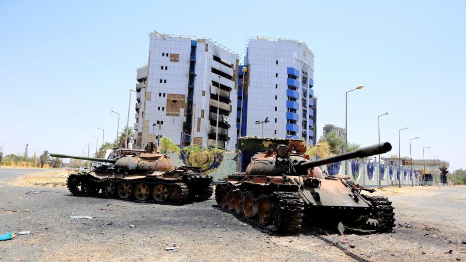 Borgerkrigen i Sudan mellem oprørerne RSP og regeringsstyrkerne SAF har raset siden april 2023 og har kostet hundredtusindvis af mennesker livet, tvunget omkring 12 millioner mennesker på flugt og skabt en enorm hungersnød i landet. Men for De Forenede Arabiske Emirater har krigen også været en god forretning.