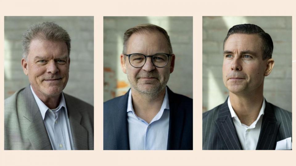 Tre medlemsejede forsikringsselskaber går nu sammen om at skabe en ny it-leverandør til forsikringsbranchen. Jan Kamp Justesen, adm. direktør, LB Forsikring (tv.), Christian Borregaard Vejling, adm. direktør, Himmerland Forsikring (midten) og Mark Palmberg, adm. direktør, GF Forsikring (th.).