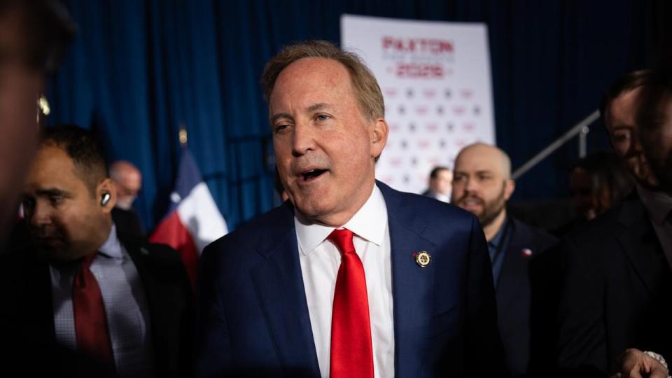 Texas-kandidaten Ken Paxton er langt bagud i pengeindsamling, men nu får han hjælp fra tunge republikanske donorer