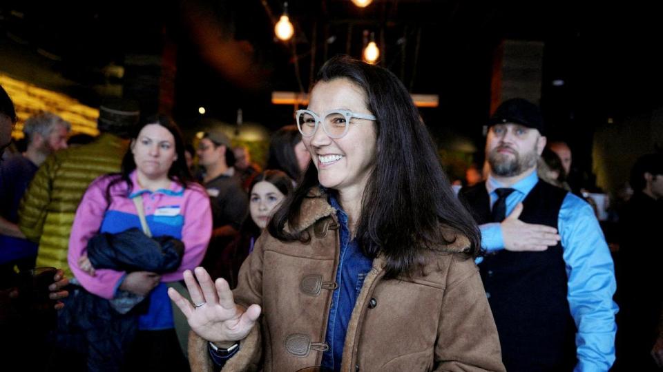 Mary Peltola annoncerede, at hun ville stille op som demokratisk kandidat til Senatet i januar.