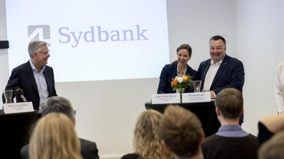Mark Luscombe (t.v.) skal være adm. direktør i AL Sydbank, mens Ellen Trane Nørby skal være formand, og Claus Jensen (t.h.) får tjansen som næstformand. De ses her, da fusionen blev annonceret i slutningen af oktober. 