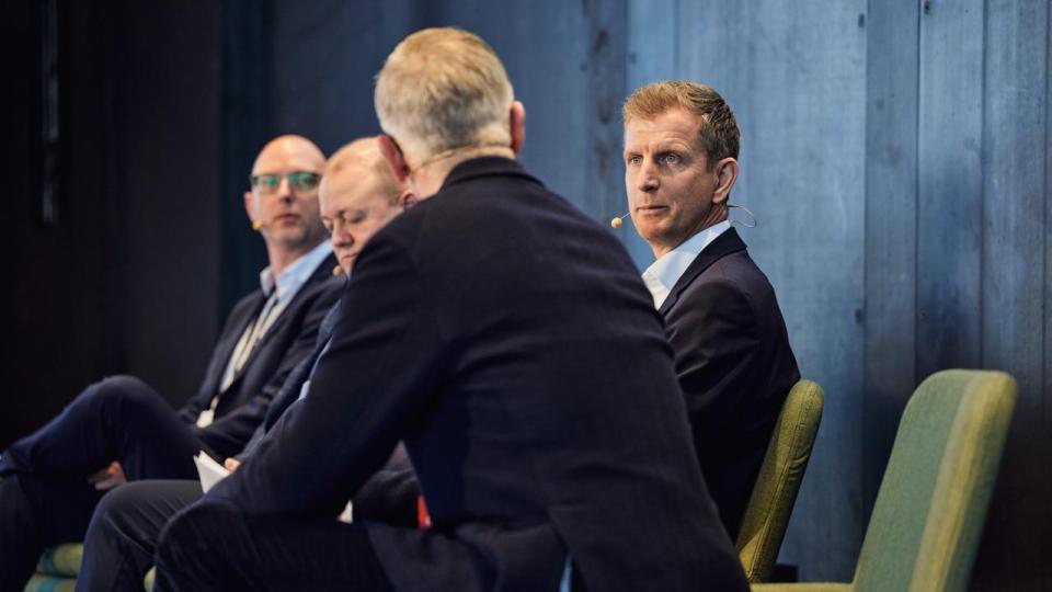 Chefen for dankortet, Esben Torpe Jørgensen (t.h.), på betalingskonferencen “Dankort Vision” i forrige uge.