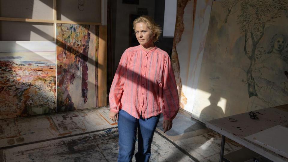 “Pludselig kender alle ordet ‘portrætlighed’, altså hele Danmark kender det ord lige pludselig, og det er da ret interessant,” siger Cathrine Raben Davidsen et par uger efter, at hendes portræt af kong Frederik blev afsløret og genstand for heftig debat.   