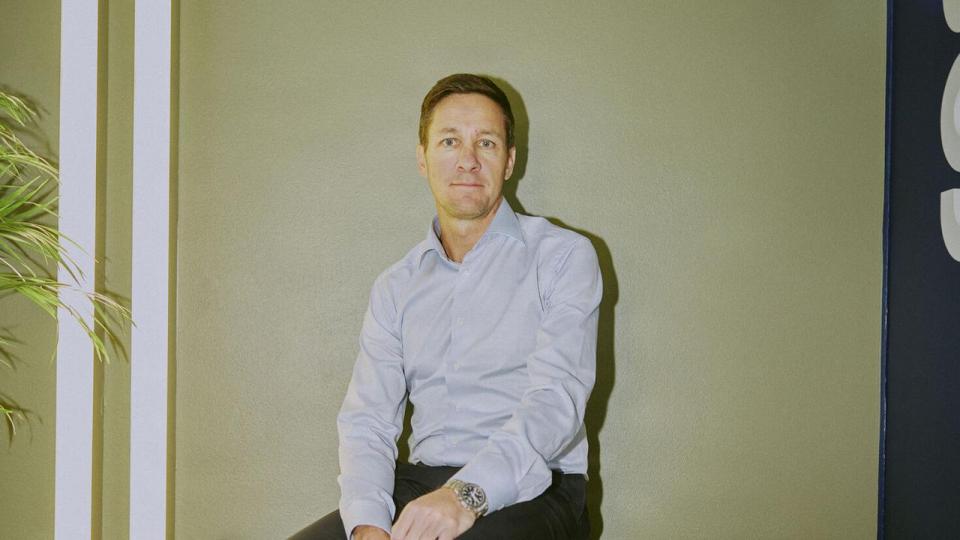 Erik Bertmans beslutning om at træde tilbage bunder bl.a. i et ønske om at flytte med familien til USA, hvor hans hustru er fra.