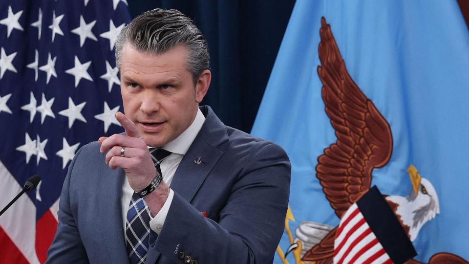 Pentagon afviser beskyldningerne mod deres chef, krigsminister Pete Hegseth.