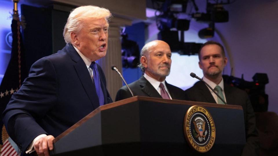 Trump-administrationen hævede lørdag den nye globale told til 15 pct. Usikkerhed og uforudsigelighed er atter et stort tema.