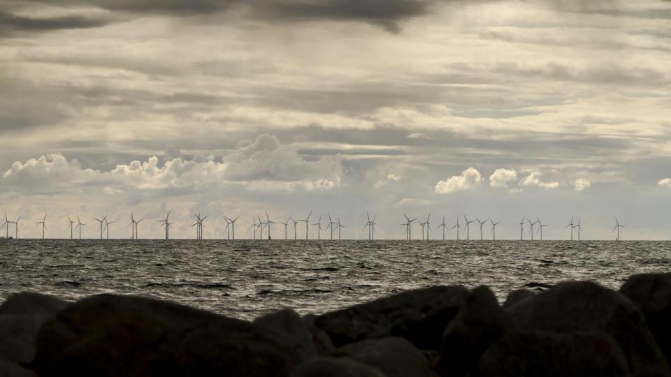 Danmark står stærkt i havvind, fjernvarme, effektive industriprocesser og nye teknologier. Men styrkerne bliver kun til eksport og job, hvis investorer og virksomheder oplever stabile rammevilkår.
