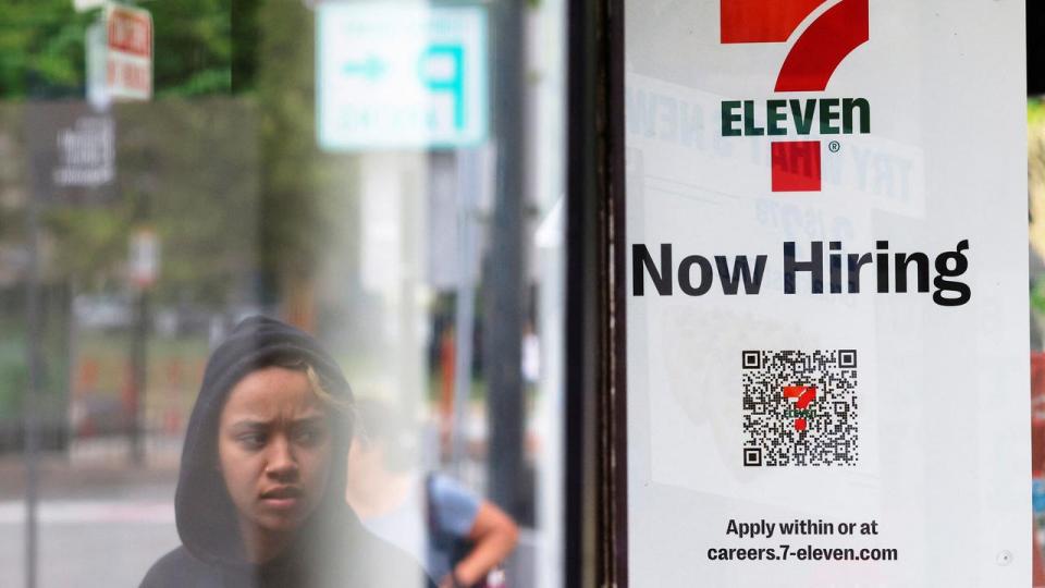 Det amerikanske arbejdsmarked skrumpede med 92.000 job i februar.
